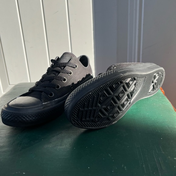 Converse - Worn Once - Picture 2 of 4